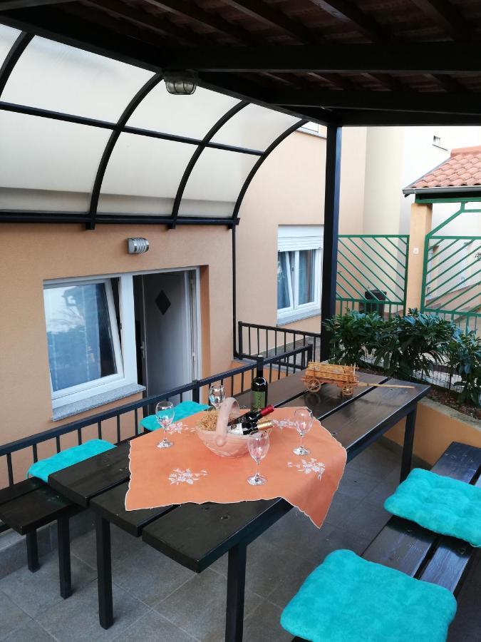 Apartment Piranesi With A Parking Space Pula Exterior photo